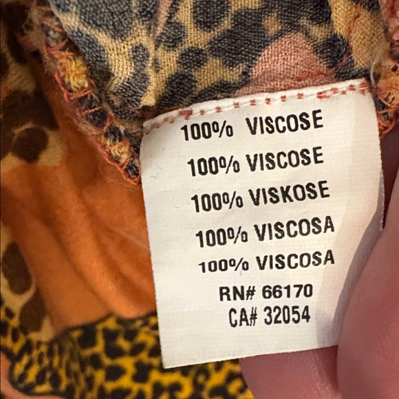 Anthropologie Conditions Apply Zaniya Menagerie
Small 100% Viscose blouse - Picture 5 of 5